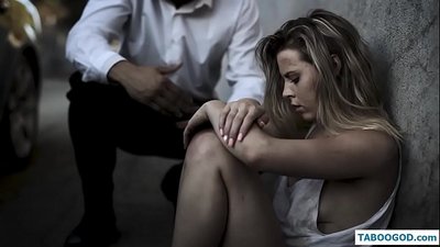 Kinky stories: bezdomna nastolatka